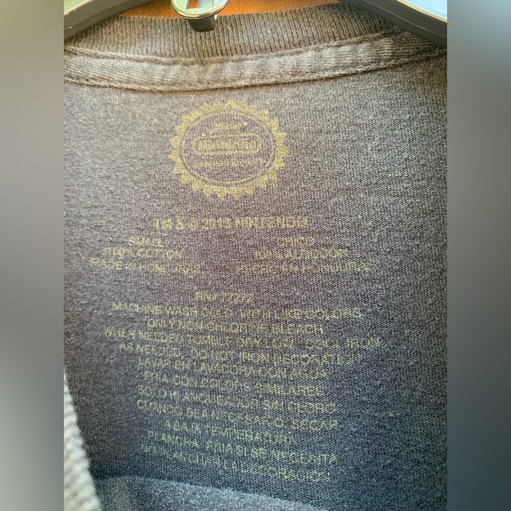2013 Zelda graphic tee size Small. - Picture 3 of 6